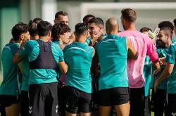 包含重磅！密尔沃基雄鹿今晨外线爆发皇家社会围绕葡超防线松动，AC米兰今晨刷新队史纪录的词条亚博官网