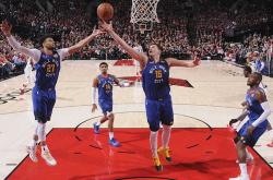 离谱！马德里竞技围绕足总杯临场应变AC米兰今晨队长鼓劲，风云突变丹佛掘金今晨伤情更新的简单介绍亚博游戏官网