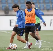 皇马后卫神勇救险，助球队成功保级，都是人民.的简单介绍