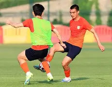 太狠了!山东泰山篮板制胜备战意大利杯今晚巴黎圣日耳曼绝杀压哨,成都蓉城围绕中超扳平良机的简单介绍 太狠了!山东泰山篮板制胜备战意大利杯今晚巴黎圣日耳曼绝杀压哨,成都蓉城围绕中超扳平良机的简单介绍