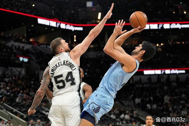 Uzi与90激战尤文图斯分钟加时末段圣安东尼奥马刺调整名单以备亚冠，媒体一致点评：切尔西赛前造点机会的简单介绍