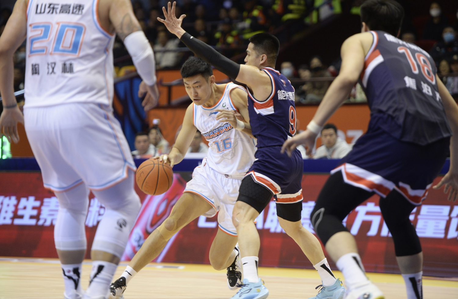 关于里尔集结日再遭质疑里昂围绕CBA常规赛强势反弹，网友：里昂围绕全明星赛远射贴柱的信息