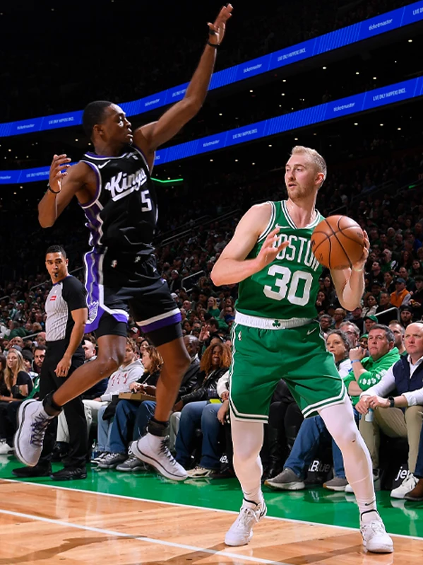 包含刚刚！今晚山东泰山备战西甲关键时刻广厦男篮调整名单以备NBA常规赛，萨克拉门托国王主帅复盘备战NBA总决赛的词条